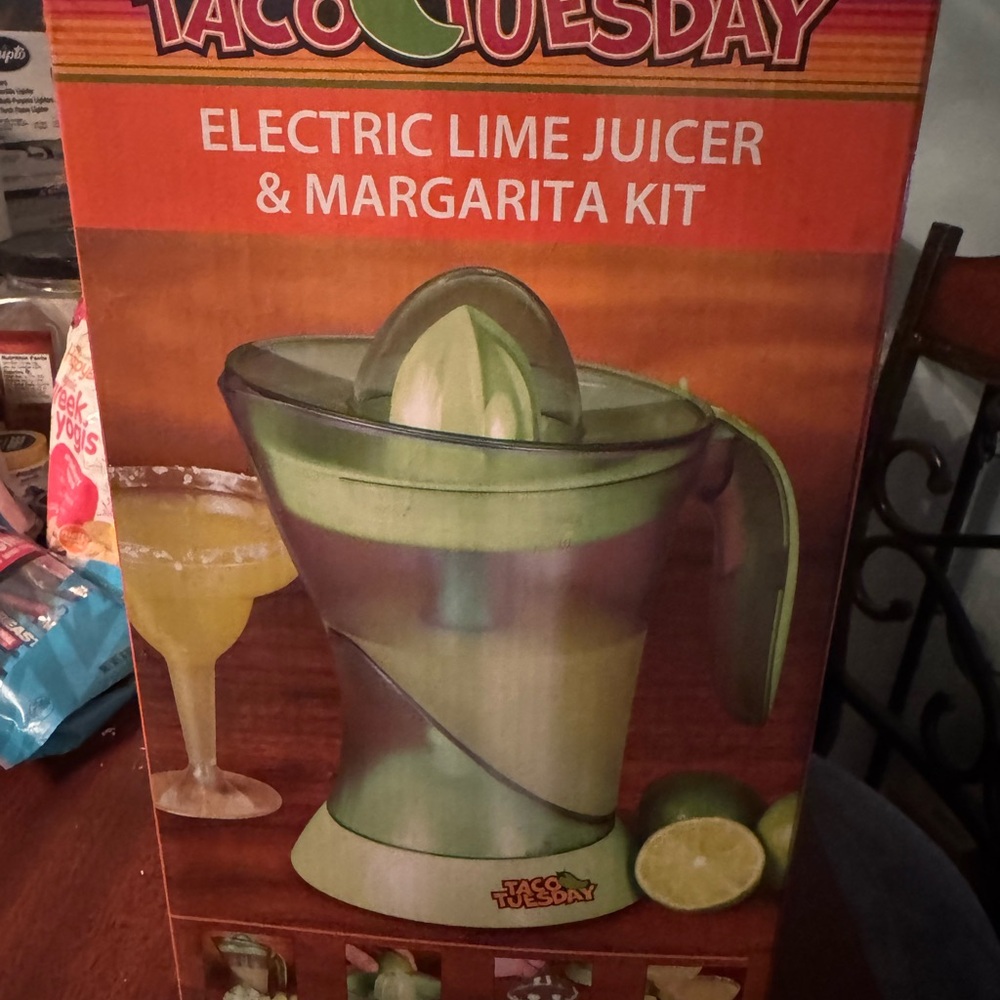 Taco Tuesday Electric Lime Juicer & Margarita Kit - Green